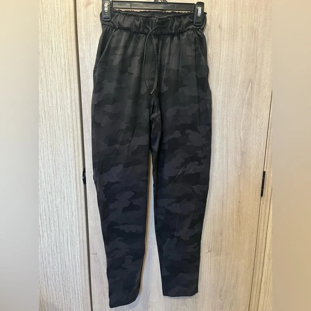 Lululemon Keep Moving Pants Joggers Black Camo 2 Lulu Pants - Picture 4 of 11